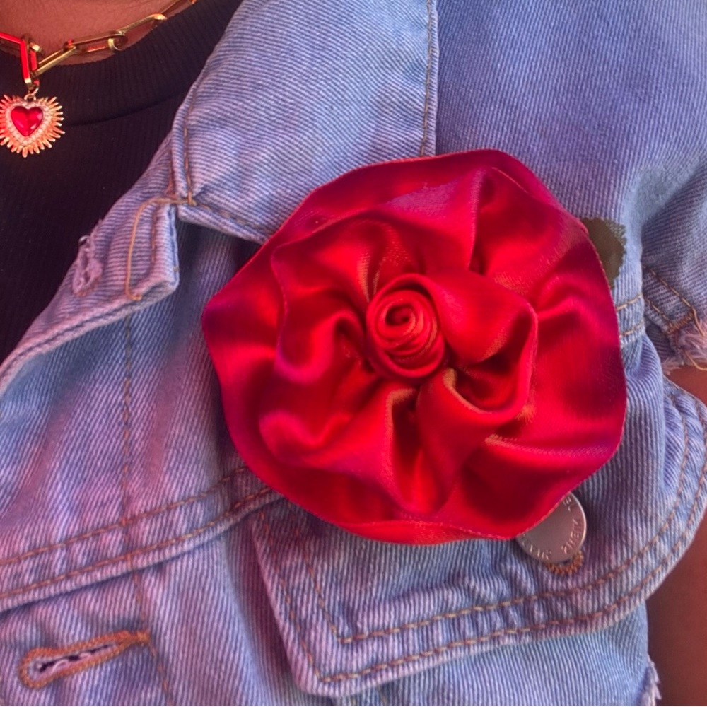 Handcrafted Rose Pin. Hat Brooch. Jacket Accessory.Hair Pin Women’s Accessory - Picture 4 of 7